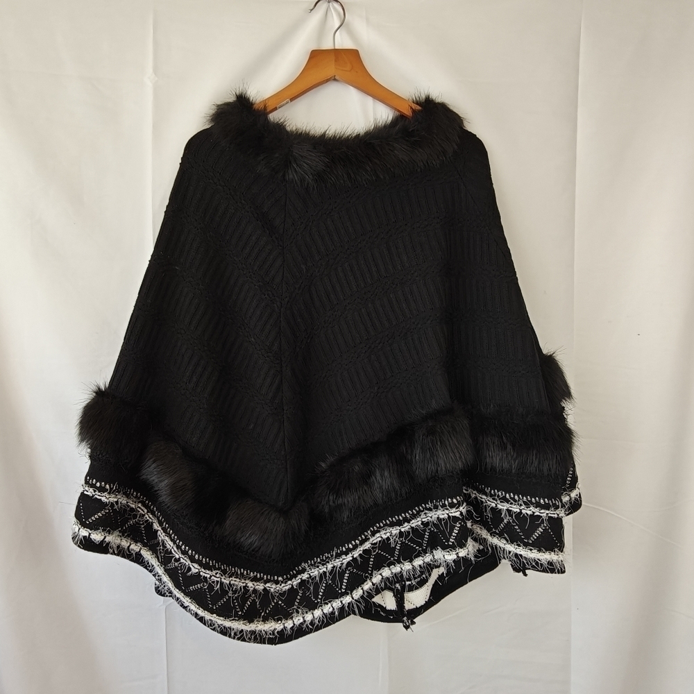 Ming Wang Faux Fur Trim Knit Cape In Black Fringe White Size Medium